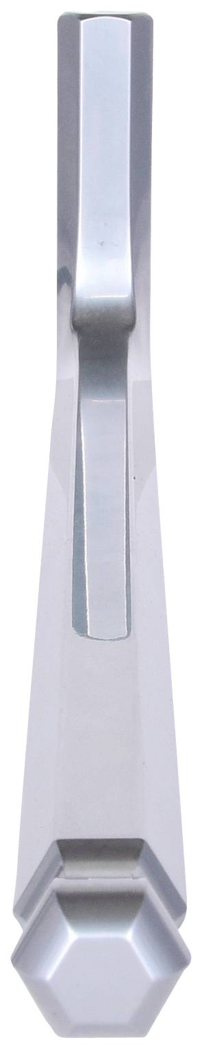 Ein glänzendes, metallisches Werkzeug mit einem sechseckigen Ende, das für handwerkliche Arbeiten verwendet wird.