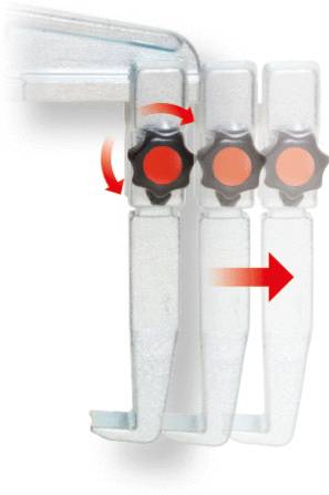 Metallklemme mit rotem Drehknopf, der zwei Pfeile anzeigt: rote Drehbewegung nach links, roter Pfeil zeigt horizontale Verschiebung nach rechts.