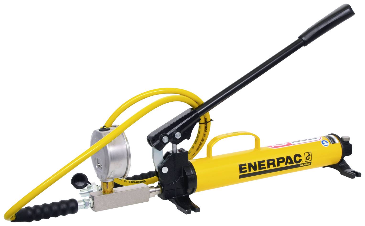 Ein gelber hydraulischer Handpumpzylinder mit der Aufschrift 'ENERPAC', ausgestattet mit einem schwarzen Griff und einem gelben Schlauch.