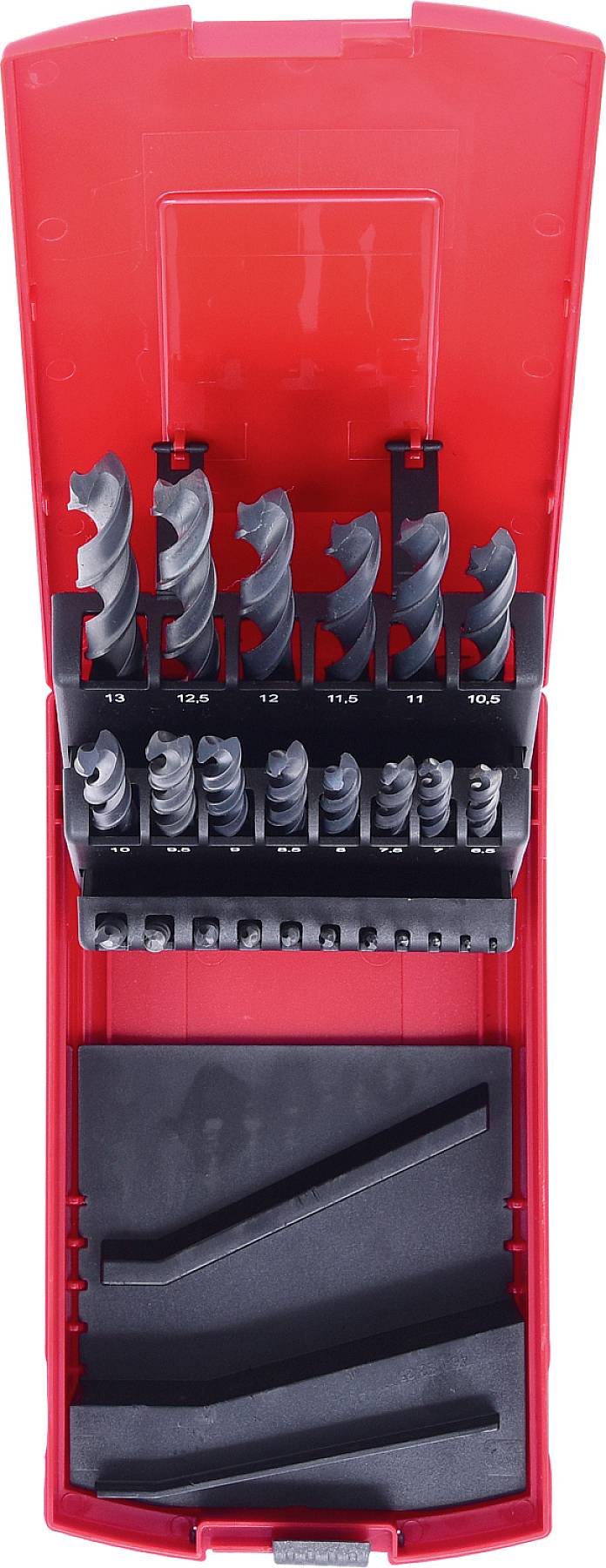 Ein rotes, aufklappbares Gehäuse mit verschiedenen Spiralbohrern in zwei Reihen angeordnet. Größen sind von 10,5 bis 12,5 mm markiert.