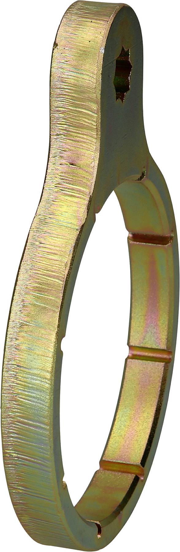Ein runder, metallischer Ring mit einem kurzen, flachen Griff. Oberfläche ist metallisch glänzend mit einer unregelmäßigen Kante.