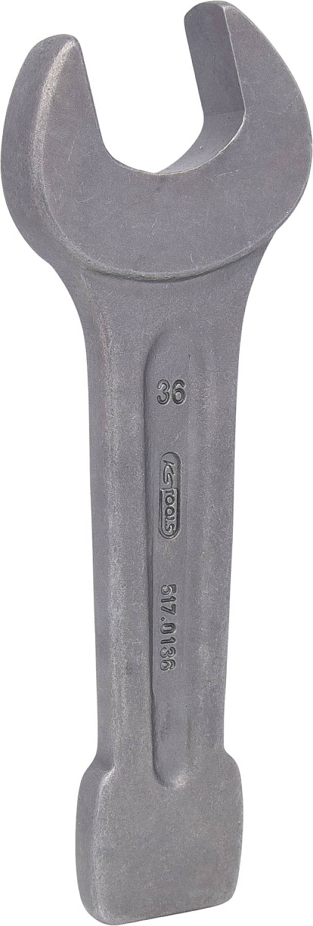 Ein einzelner Maulschlüssel aus Metall, der eine geöffnete Maulform hat, liegt aufrecht auf einem weißen Hintergrund.