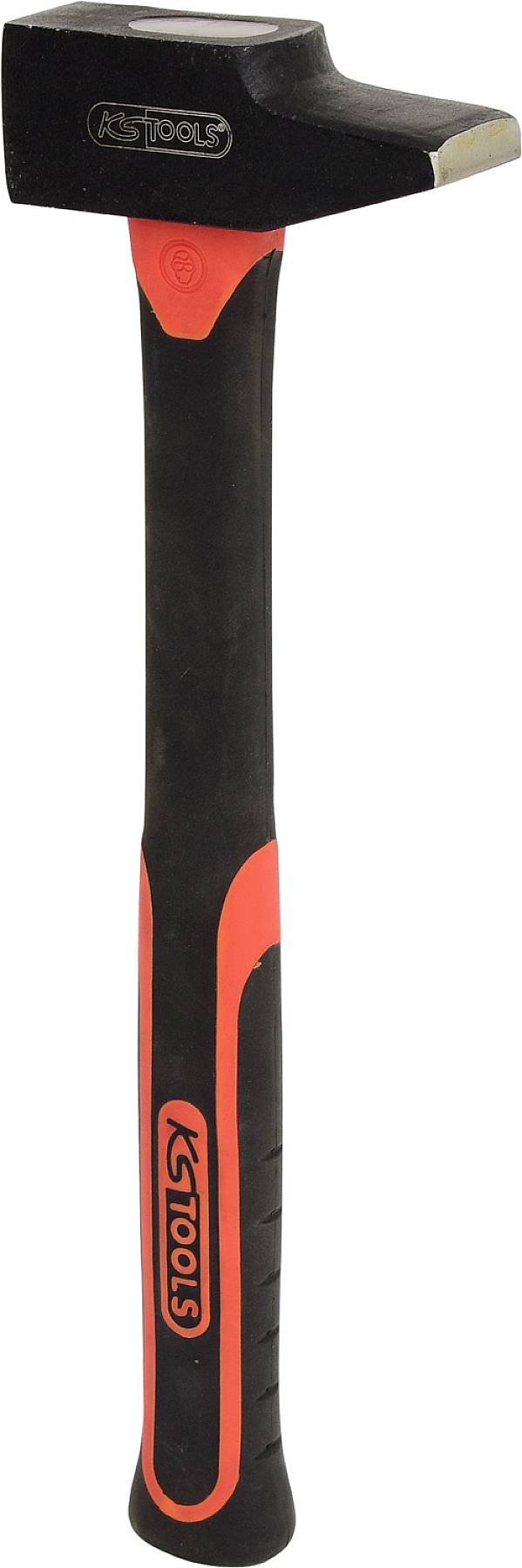 Ein Hammer mit schwarzem Kopf und rotem, gummiertem Griff, geeignet für handwerkliche Arbeiten. Markenlogo auf dem Hammerkopf.