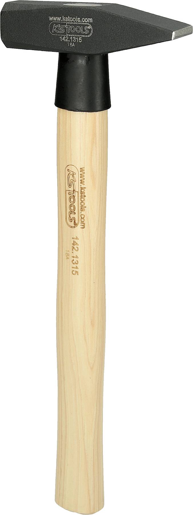 Ein Tischlerhammer mit Holzgriff und schwarzem Stahlkopf, geeignet für Holzarbeiten, dargestellt auf einem neutralen Hintergrund.