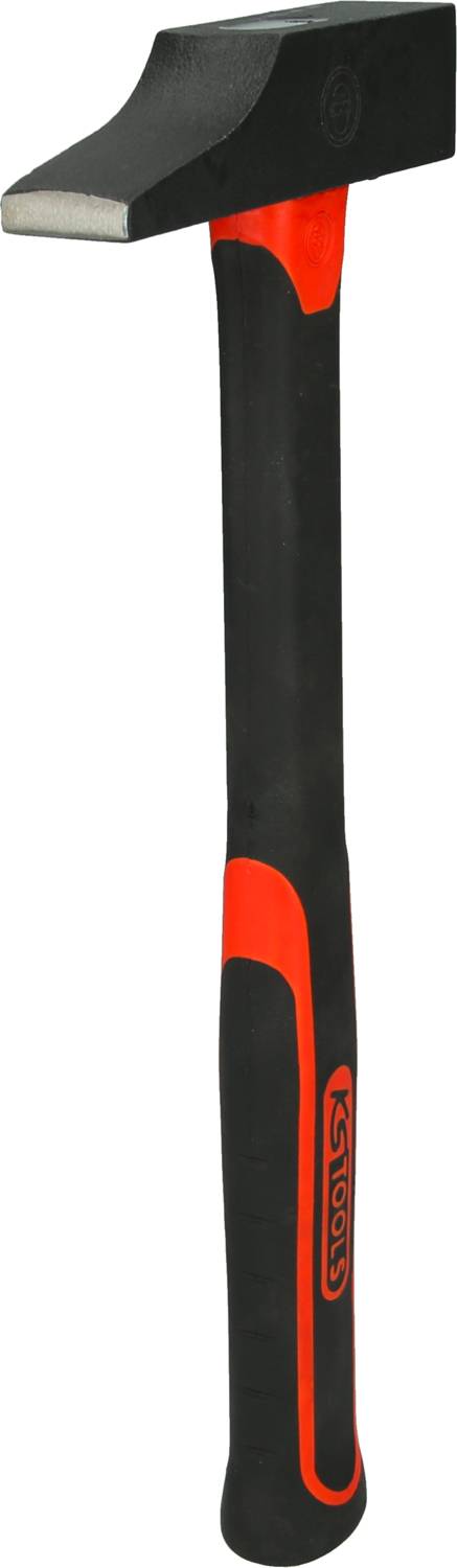 Ein Maurerhammer mit schwarzem Kopf und rotem, gummiertem Griff. Used typically in construction for bricklaying tasks.