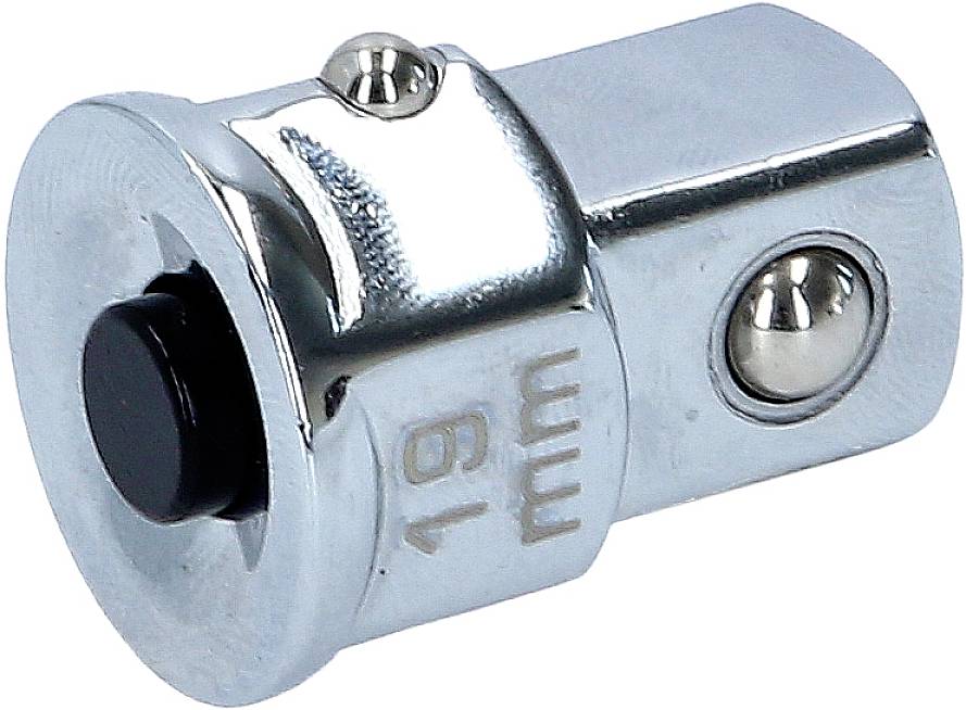 Metalladapter mit Eingravierung '19 mm', silberfarben, mit schwarzem Druckknopf und Kugellager auf einer Seite.