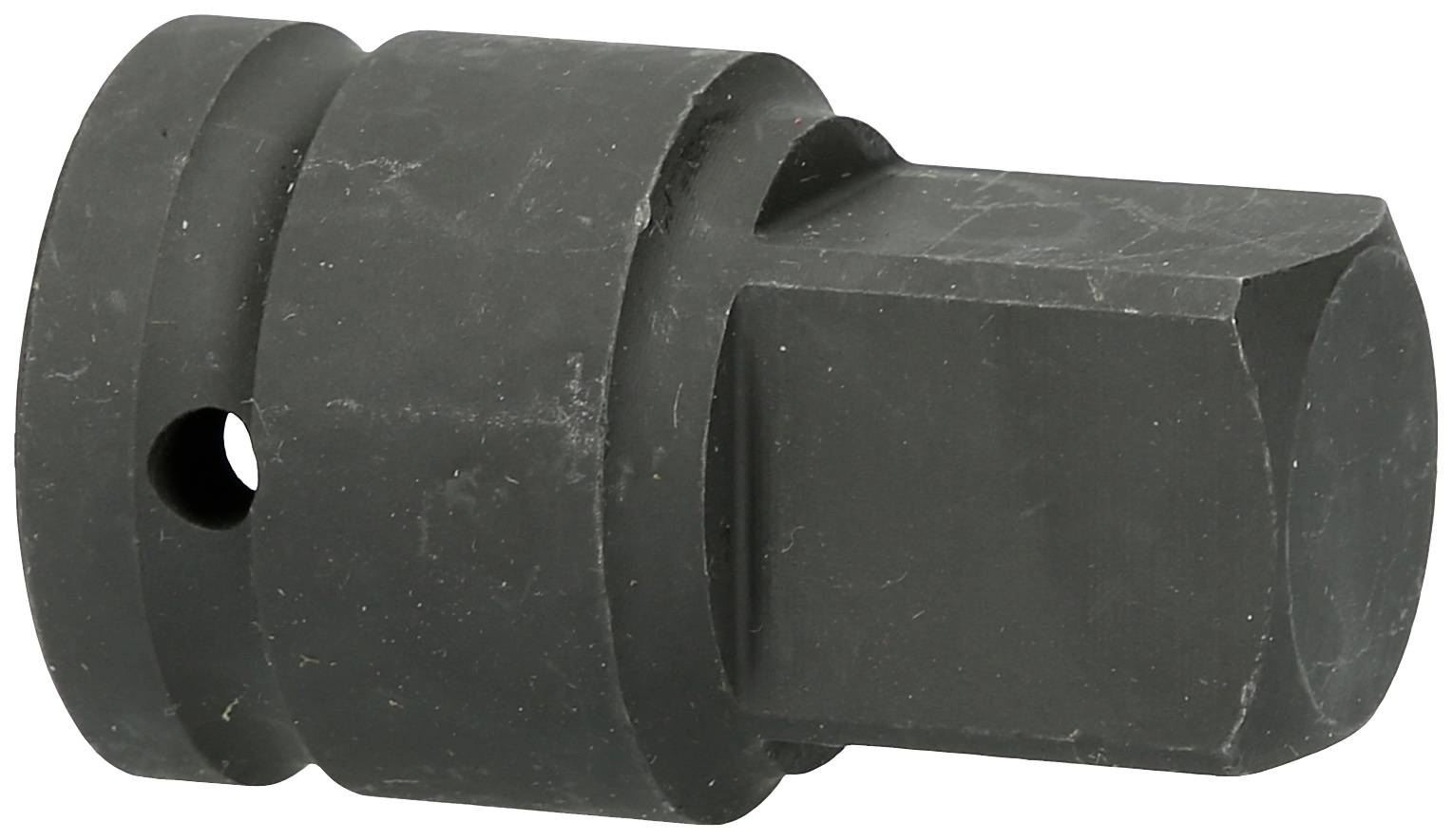 Ein schwarzer, rechteckiger Metalladapter mit rundem Ende und Loch, möglicherweise ein Werkzeugaufsatz.