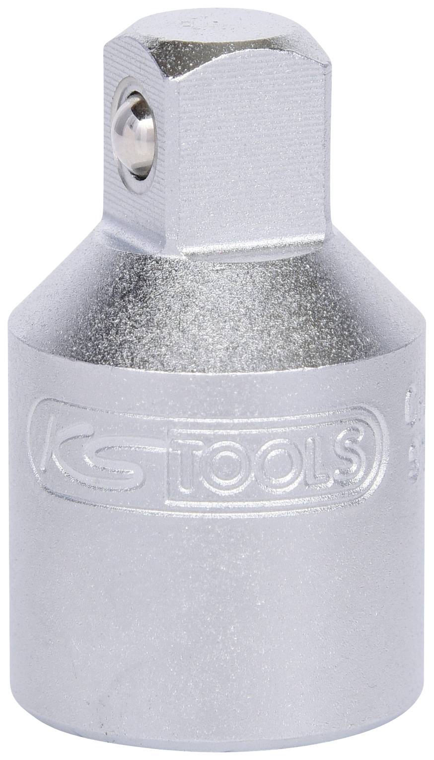 Ein silberner Stecknussadapter, zylinderförmig, mit quadratischer Aufnahme, von KS Tools. Modell- und Größeneinprägung sichtbar.