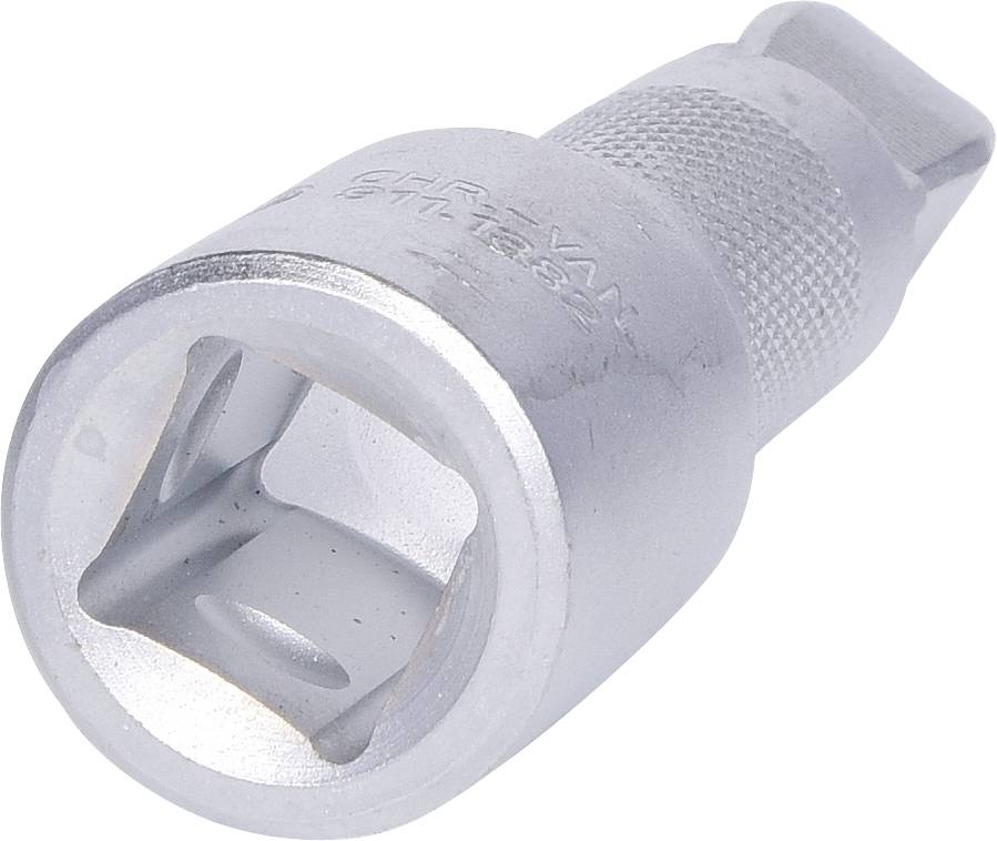 Ein silberfarbener Steckschlüsseladapter mit quadratischem Loch. Verwendet zur Verbindung von Werkzeugen unterschiedlicher Größe.