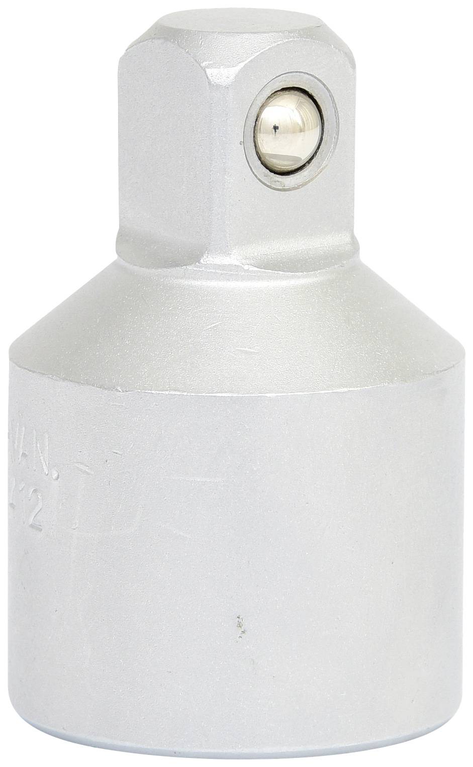 Ein silberner Steckschlüsseladapter mit quadratischer Aufnahme und runder Basis, verwendet zum Verbinden unterschiedlicher Steckgrößen.