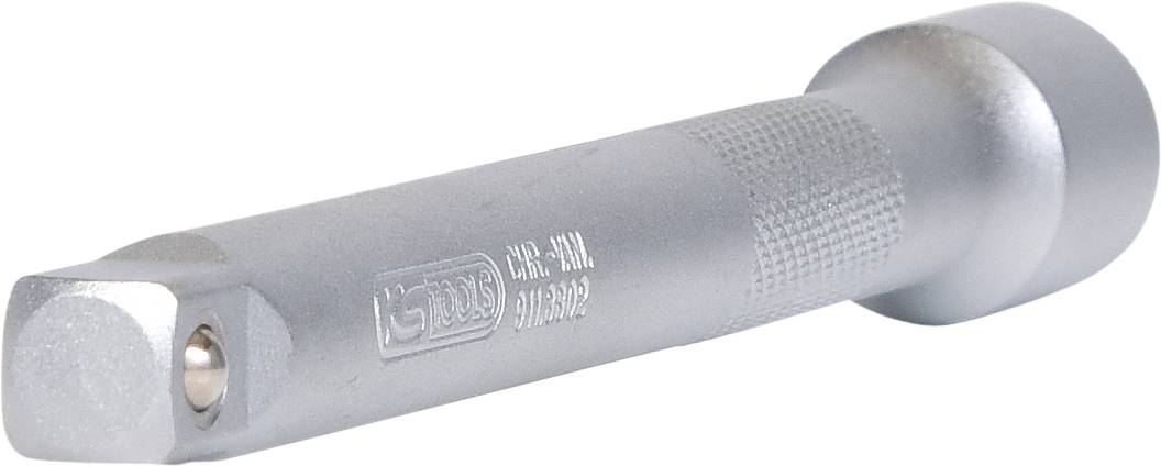Ein silberner Stecknussadapter mit quadratischem Ende und rundem Schaft, auf dem der Markenname und Seriennummer eingraviert sind.
