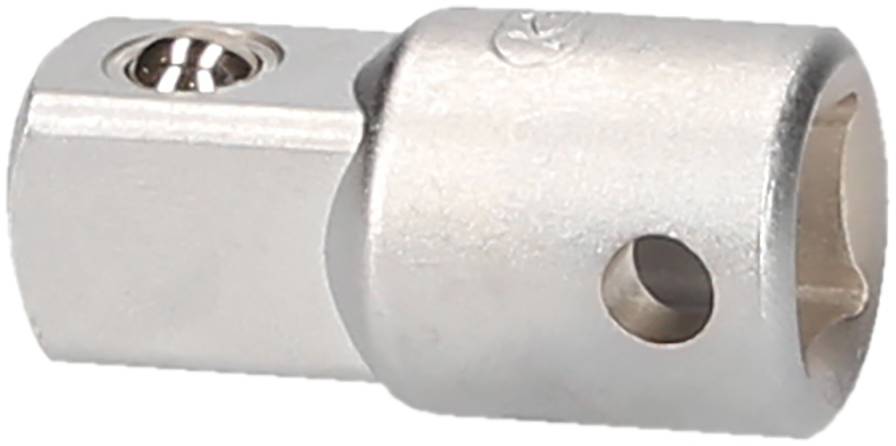 Ein Metallgelenk oder Adapter, zylinderförmig mit quadratischem Ende, möglicherweise für Werkzeuge oder Maschinenteile.
