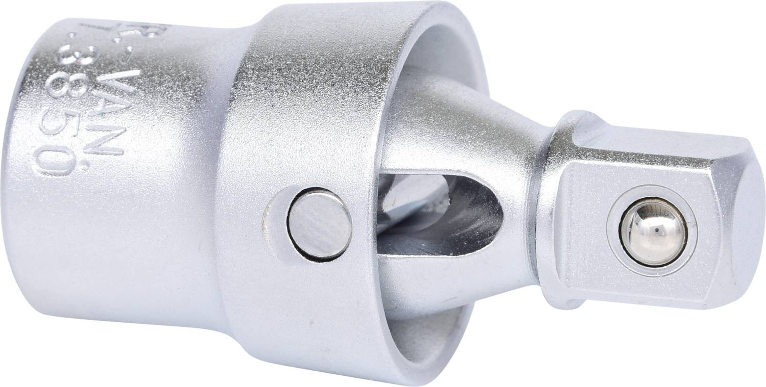 Ein silberner Drehgelenkadapter aus Metall, oft verwendet, um Steckschlüsseleinsätze flexibel zu verbinden und Drehmoment zu übertragen.