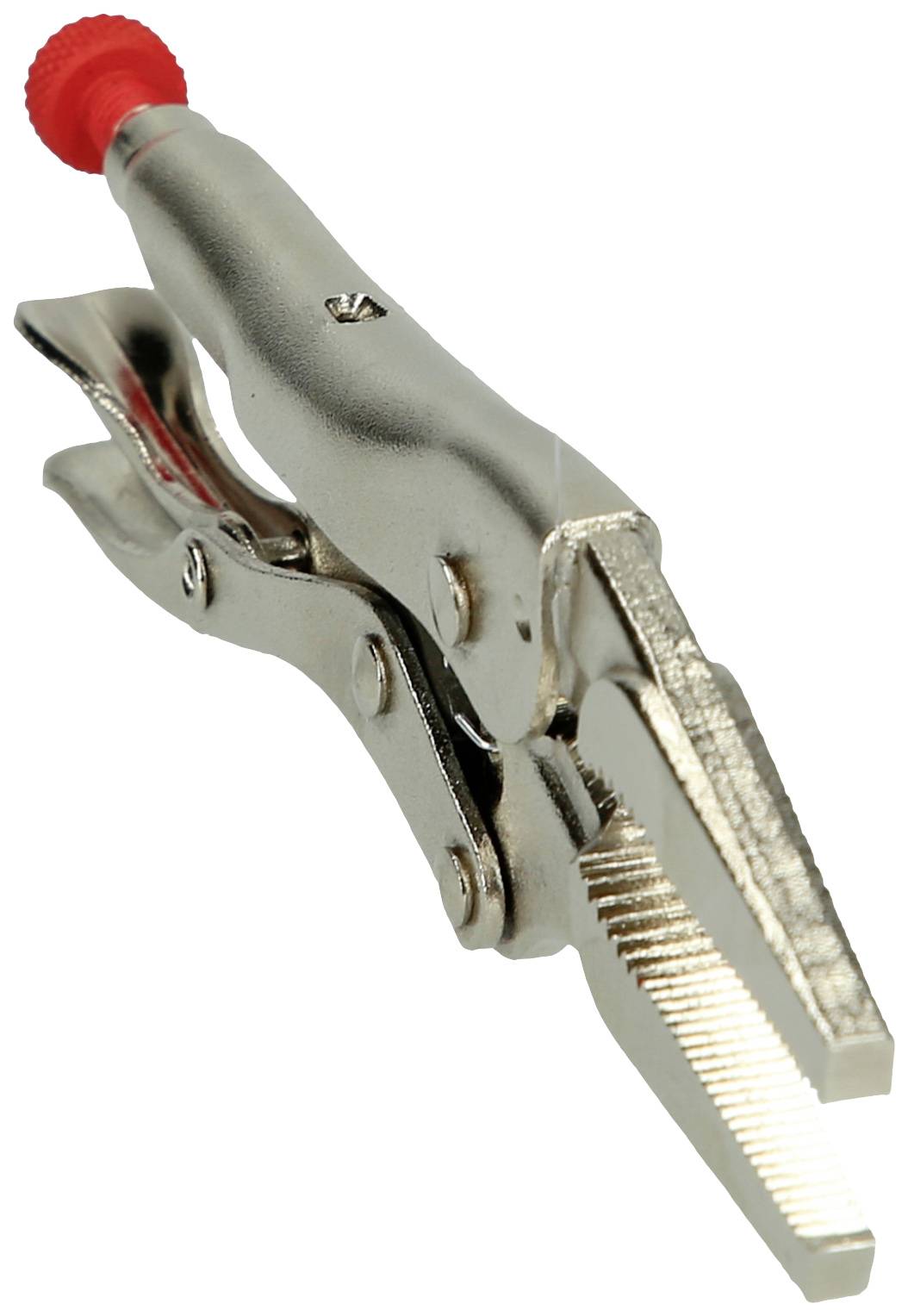 Eine silberne Alligator-Klemme mit rotem Ende, oft im technischen Bereich zum Verbinden von Drähten eingesetzt.