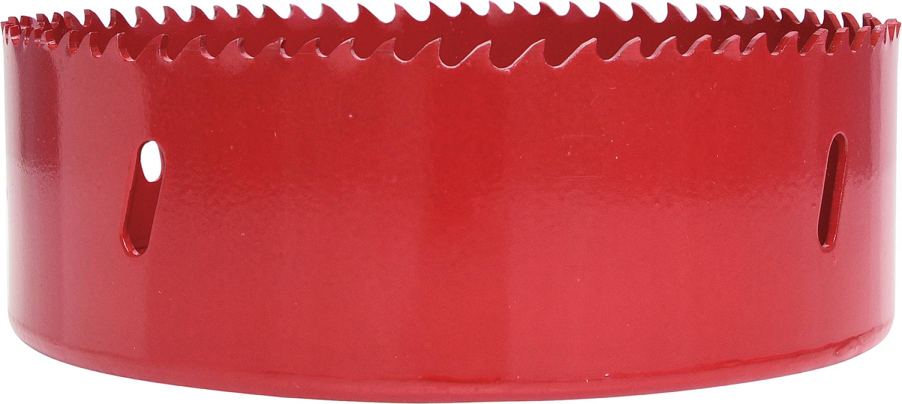 Ein roter Lochsägeaufsatz mit gezacktem Rand, geeignet zum Bohren in Holz oder Metall.