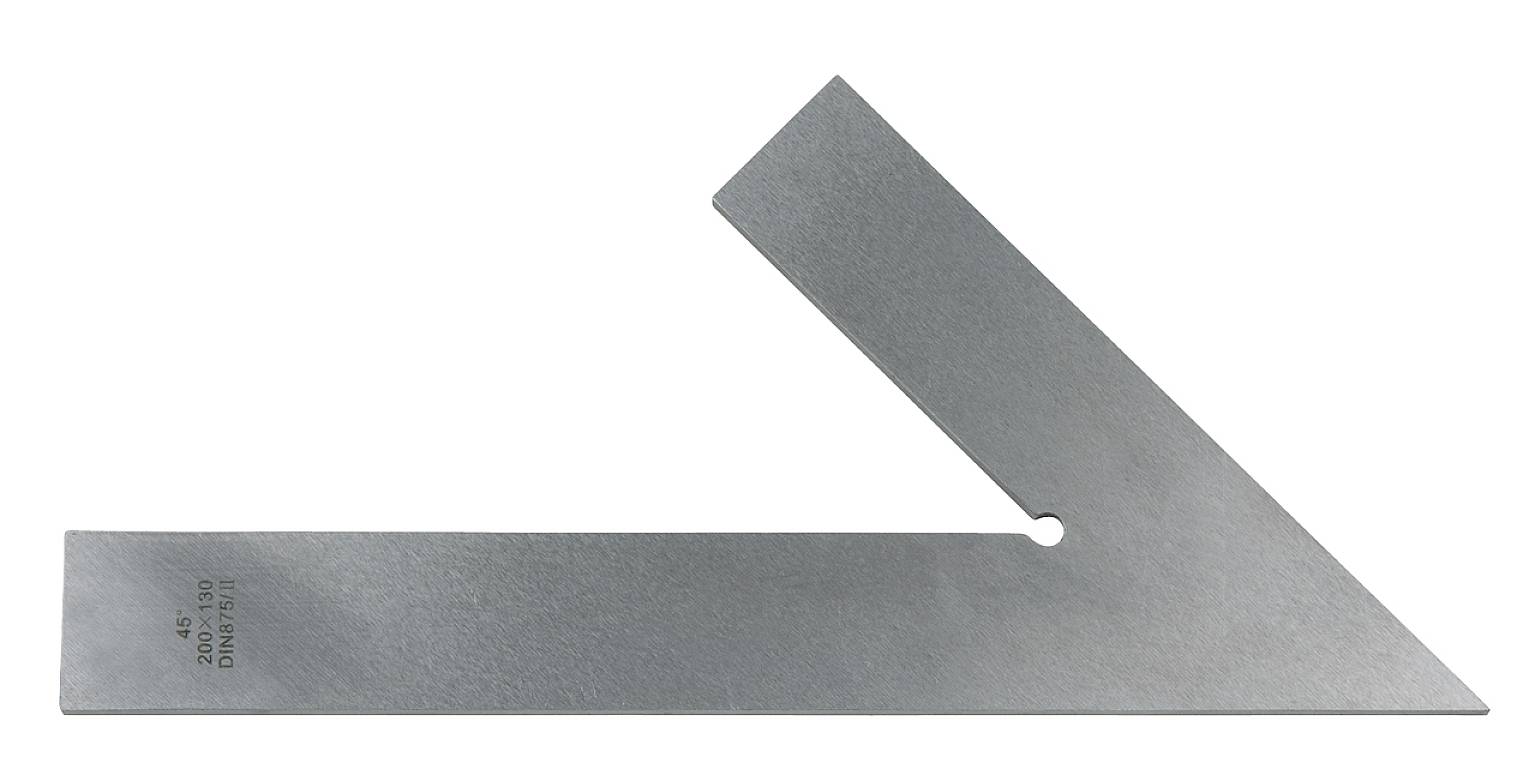 Ein silberfarbenes Metallwinkelmaß in L-Form, das zur präzisen Messung rechter Winkel verwendet wird.