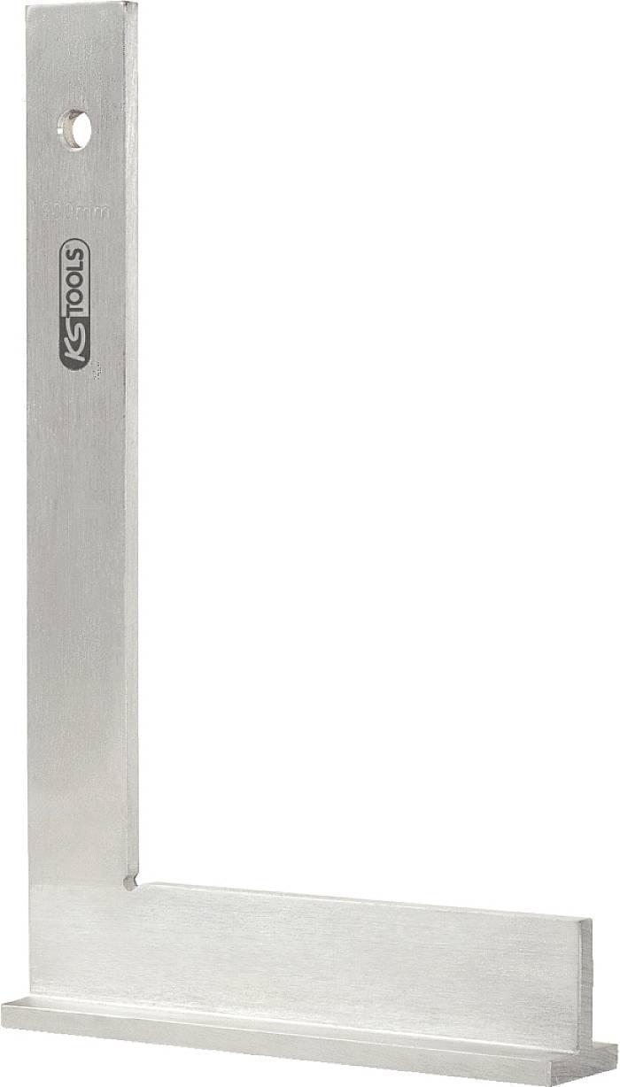 Ein Metallwinkel, wahrscheinlich ein Schreinerwinkel, mit einem Loch oben zur Aufhängung, verwendet zur Messung rechter Winkel.