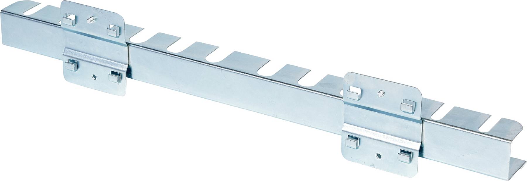 Metallschiene mit mehreren Halterungen und Aussparungen, möglicherweise zur Befestigung oder Organisation von Kabeln oder Rohren.