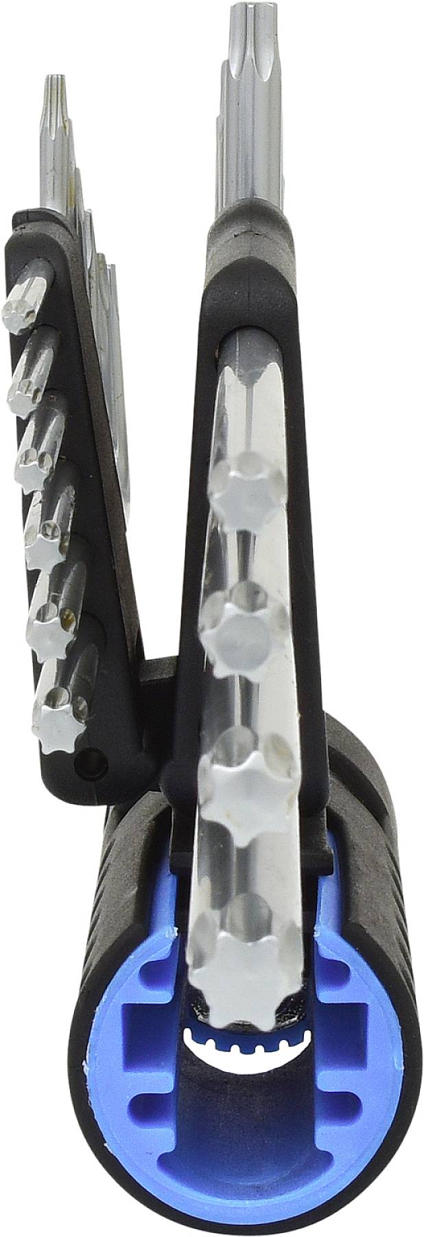 Ein zusammenklappbares Multitool mit verschiedenen Bits und Aufsätzen, teilweise sichtbar in einer blauen und schwarzen Halterung.