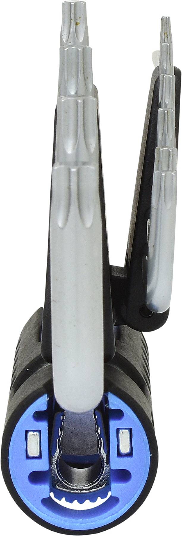 Ein Kabelschloss mit einem schwarzen und blauen Kunststoffgehäuse und einem Metallsperrmechanismus im Bereich der Öffnung.