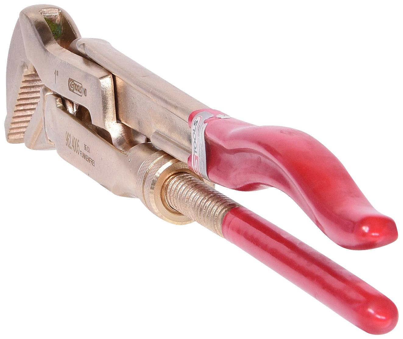 Eine Rohrzange mit rotem Griff liegt auf einer weißen Oberfläche. Sie wird zum Greifen und Drehen von Rohren verwendet.