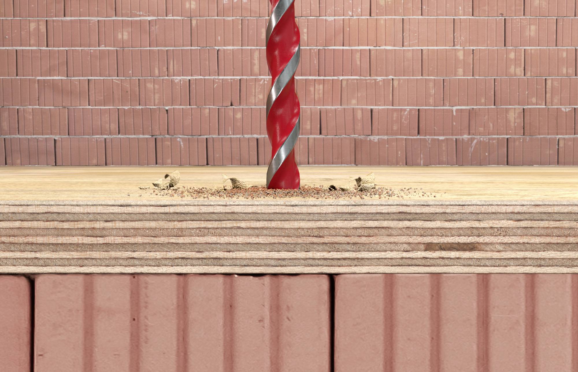 Ein Bohrer mit rotem und silbernem Spiraldesign dringt in eine Holzplatte ein, umgeben von Holzspänen. Im Hintergrund sind Ziegelsteine zu sehen.