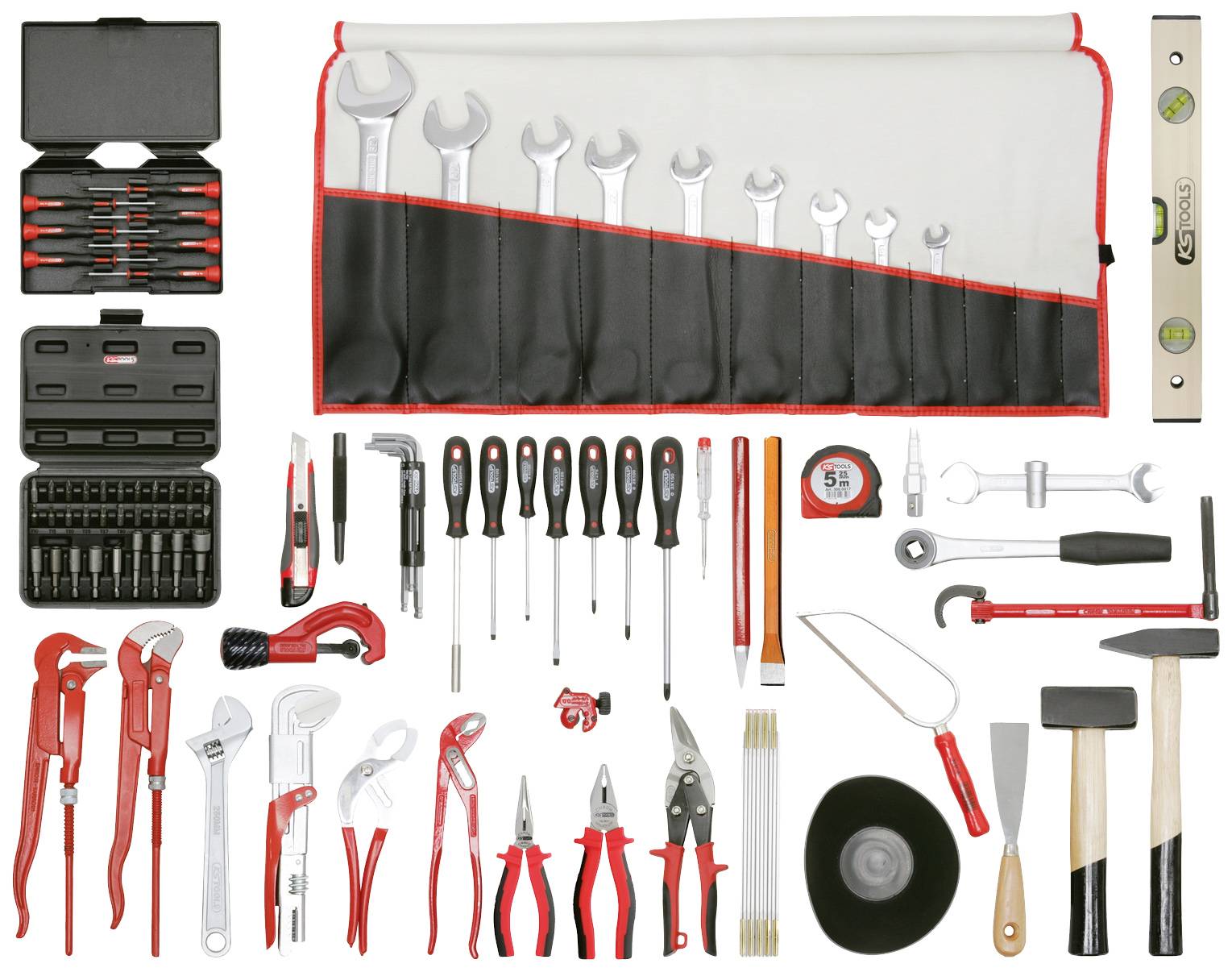Verschiedene Werkzeuge, darunter Schraubenschlüssel, Schraubendreher, Zangen, Hammer und Maßband, sind ordentlich angeordnet.