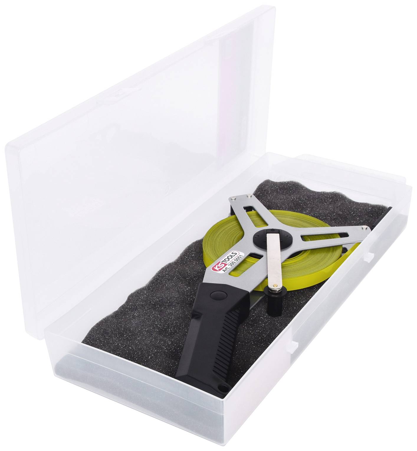 Messband in offener Plastikbox mit Schaumstoffeinlage, gelb und schwarz, Griff und Aufrollmechanismus sichtbar.