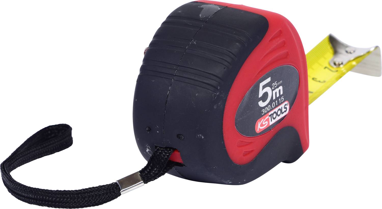 Ein schwarzes und rotes Maßband mit einem gelben Band, das 5 Meter misst.