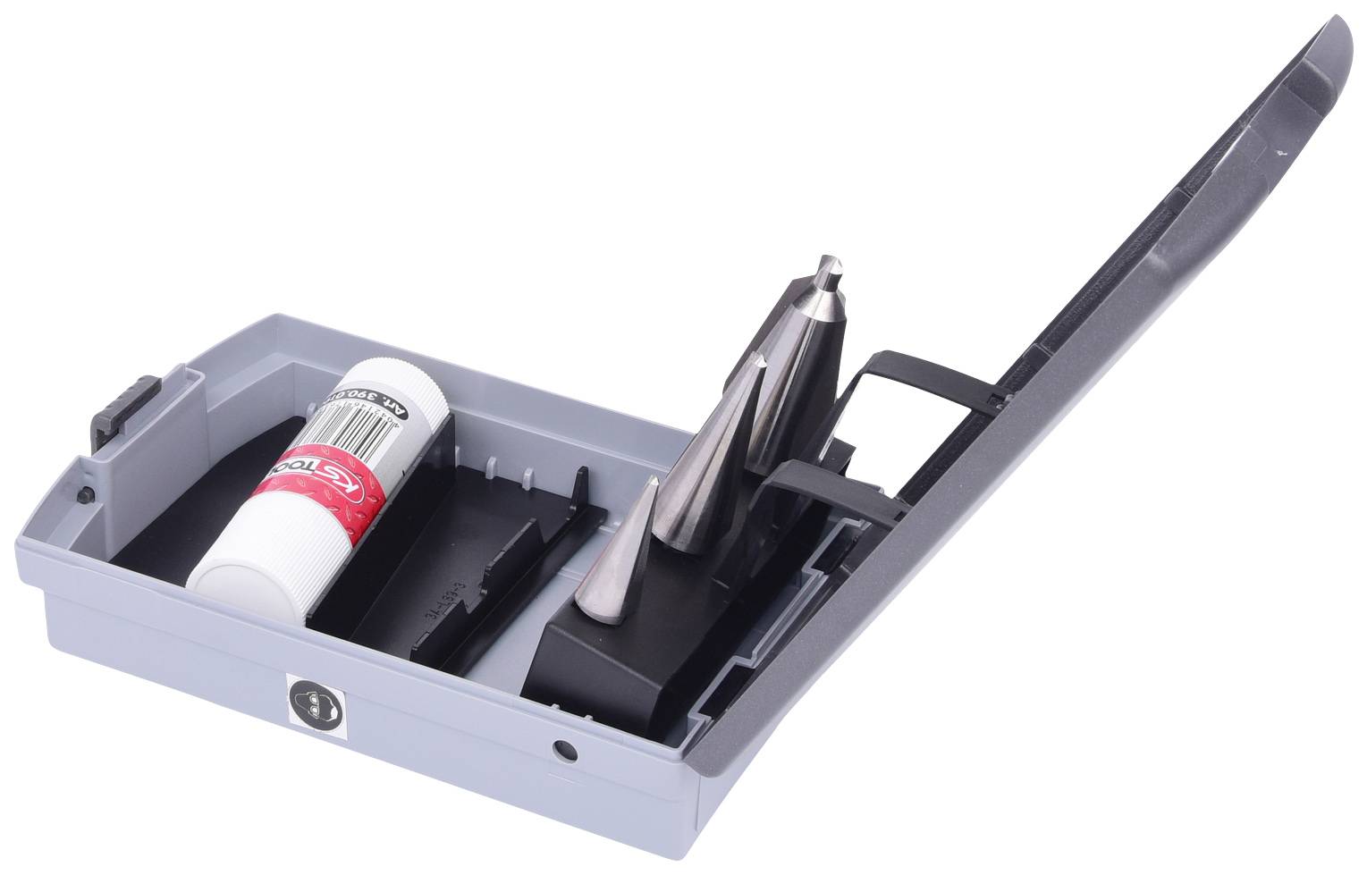 Geöffnete graue Box mit Klebstift, drei Metallaufsätzen und Halterungen. Dient zur Aufbewahrung von Büro- oder Bastelzubehör.