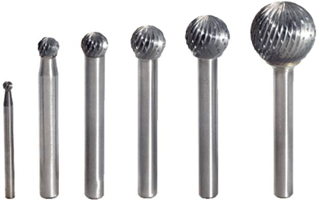 Sechs Kugelfräser aus Metall, nach Größe geordnet von klein nach groß. Diese Werkzeuge werden zum Fräsen und Schleifen verwendet.