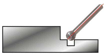 Metallschneidevorgang: Fräser entfernt Material von einer Metallplatte. Fräser mit kugelförmiger Spitze, rechteckige Metallfläche.