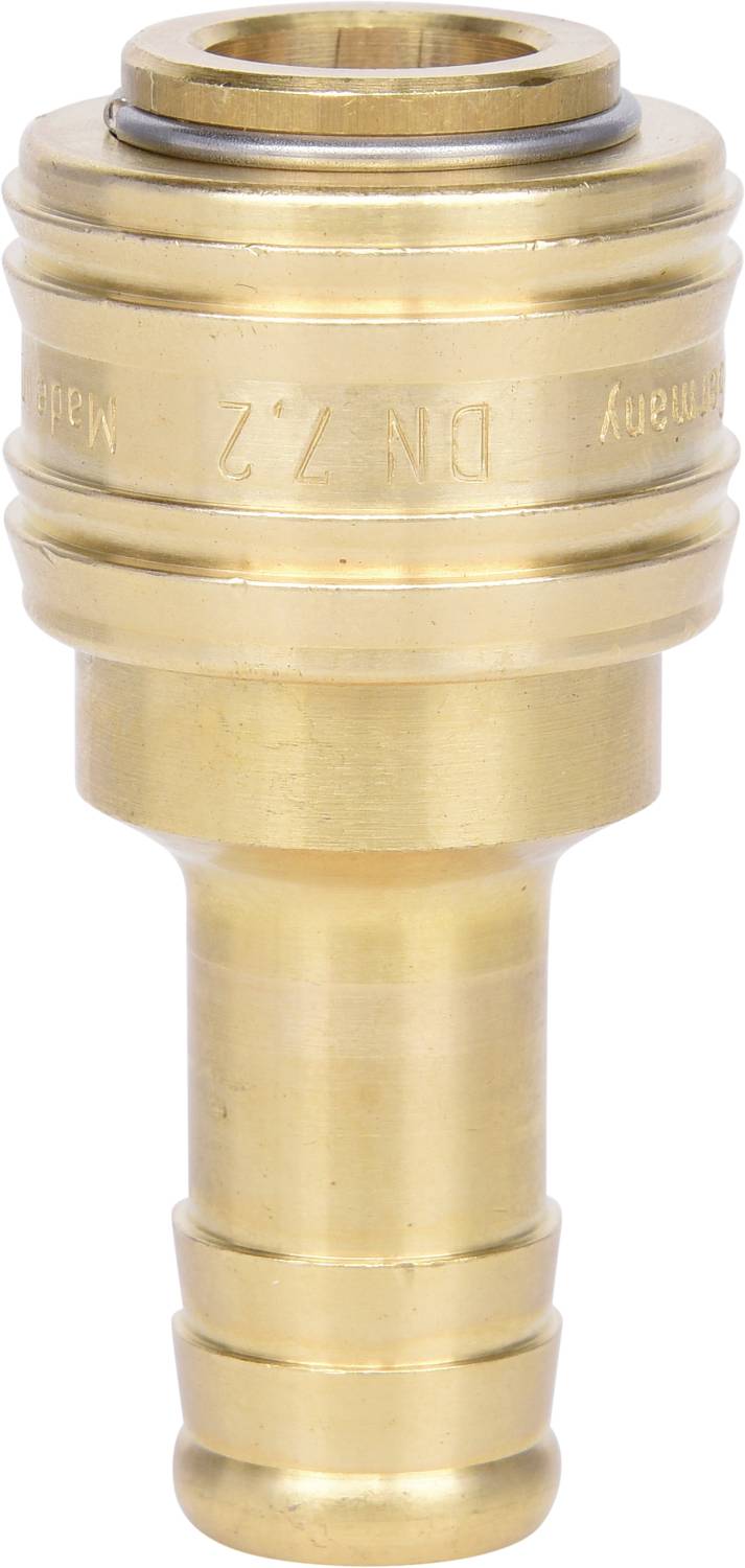 Messing-Schnellkupplung mit geriffeltem Stutzen. Markierung 'DN7.2 Made in Germany'. Verwendet für einfache Rohrverbindungen.