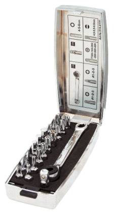 Werkzeugkasten mit verschiedenen Schraubaufsätzen und einem Schraubenschlüssel. Innenanleitung zeigt Anwendungshinweise.