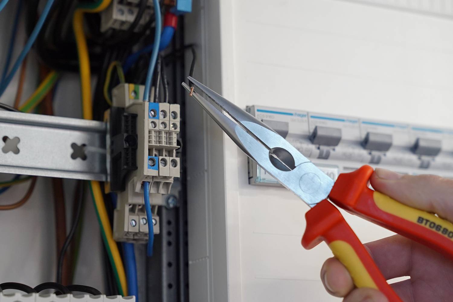 Brilliant Tools BT068012 Flachrundzange