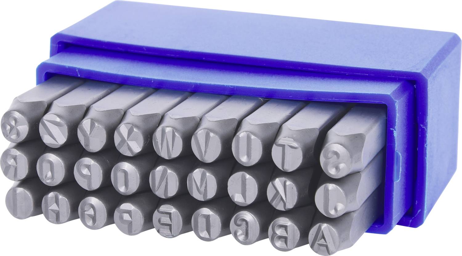 Blaue Box mit Metallstempeln der Buchstaben A bis Z in zwei Reihen.