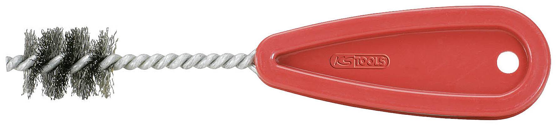 Eine Reinigungsbürste mit Metallborsten und einem roten Kunststoffgriff. Ideal zum Reinigen von engen oder schwer zugänglichen Bereichen.