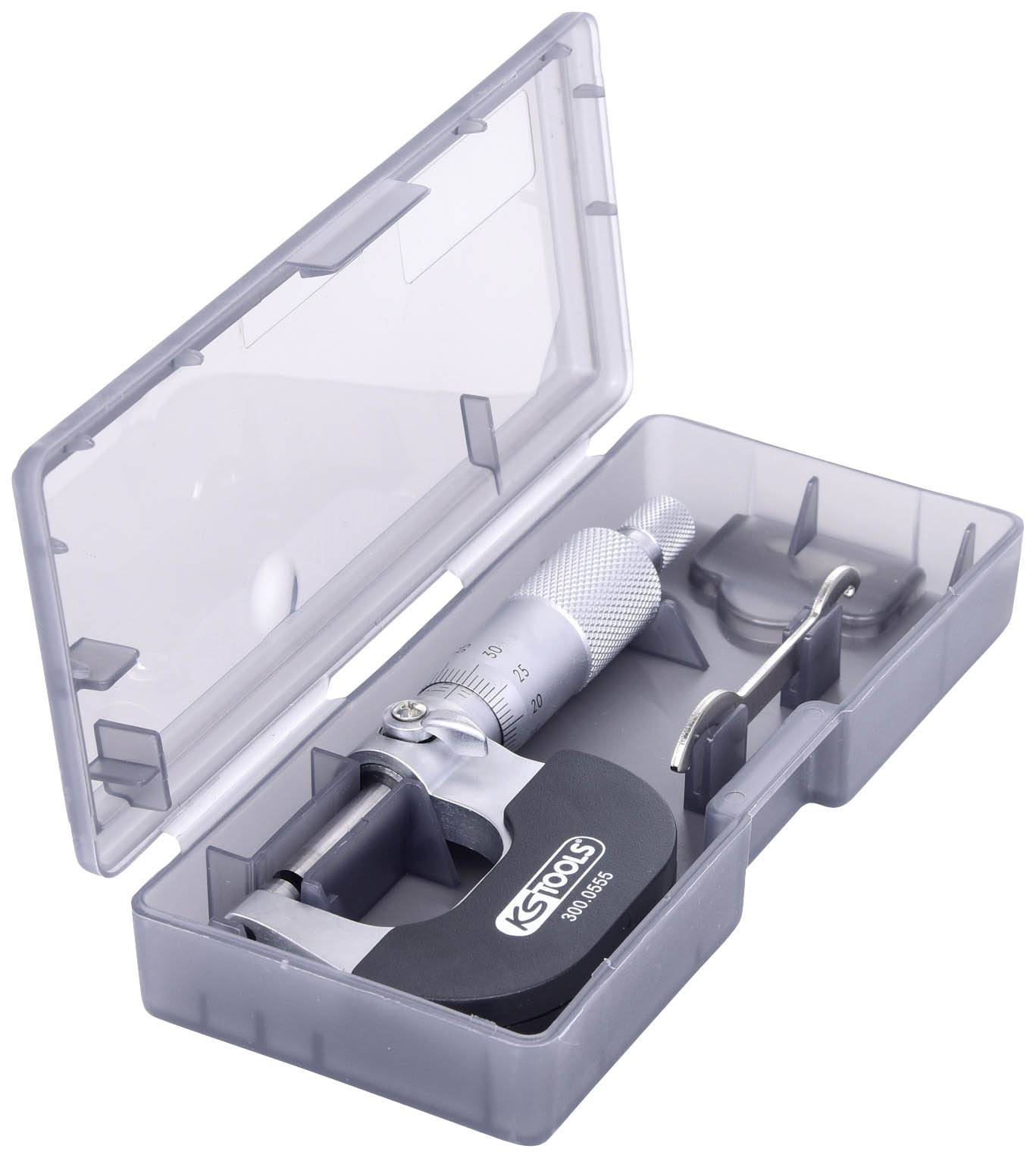 Ein Mikrometer in einem offenen Kunststoffetui, bereit zur Benutzung, mit Skalen und Zubehör zur genauen Messung kleiner Objekte.