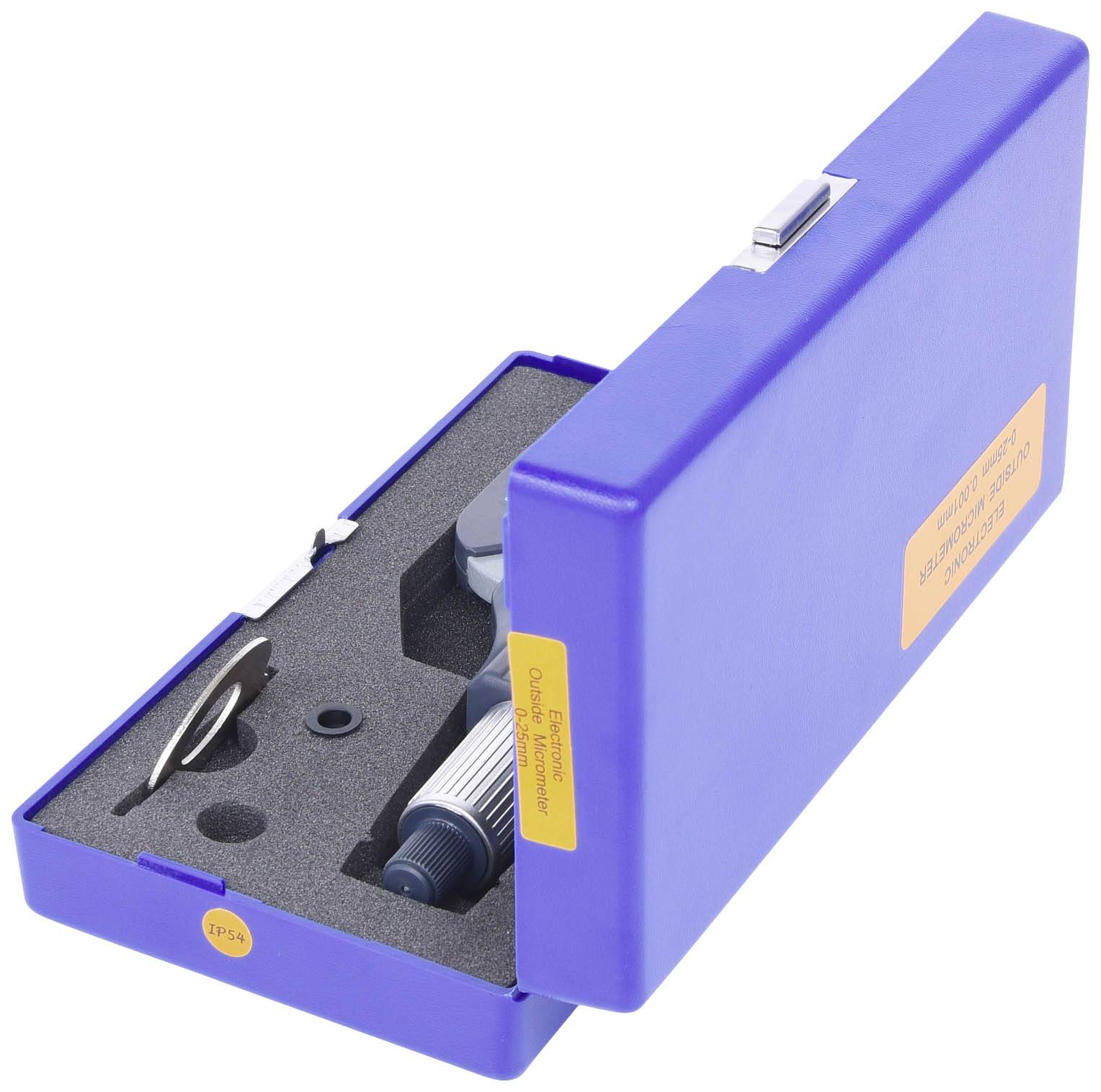 Blauer Koffer mit optischem Instrument und Pinzette in geformter Schaumstoffeinlage. Das Set scheint für wissenschaftliche Zwecke zu sein.