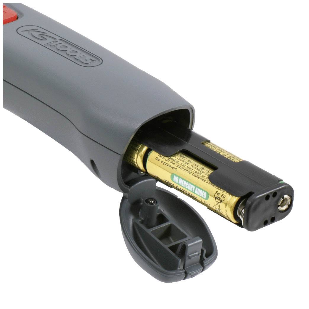 Ein grauer, offener batteriebetriebener Stabhefter mit sichtbarer gelber Batterie, bereit zum Einsatz.