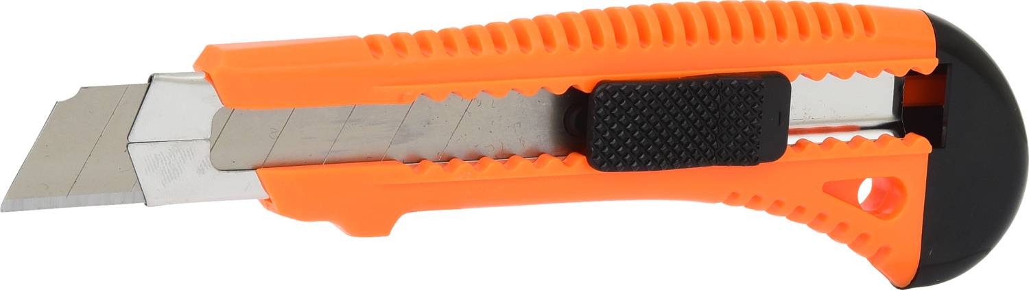 Ein ausfahrbares, oranges Cuttermesser mit schwarzem Griff und silberner Klinge, auf neutralem Hintergrund liegend.