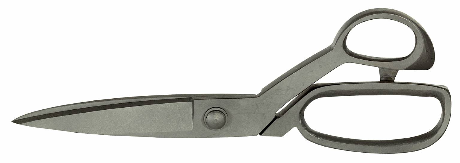 Eine große, silberfarbene Schneiderschere mit ergonomischen Griffen liegt quer auf weißem Hintergrund.