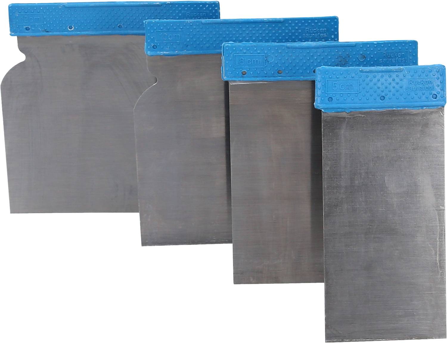 Vier Tapezierklingen mit blauen Griffen nebeneinander, geeignet für Tapetenschneidearbeiten.