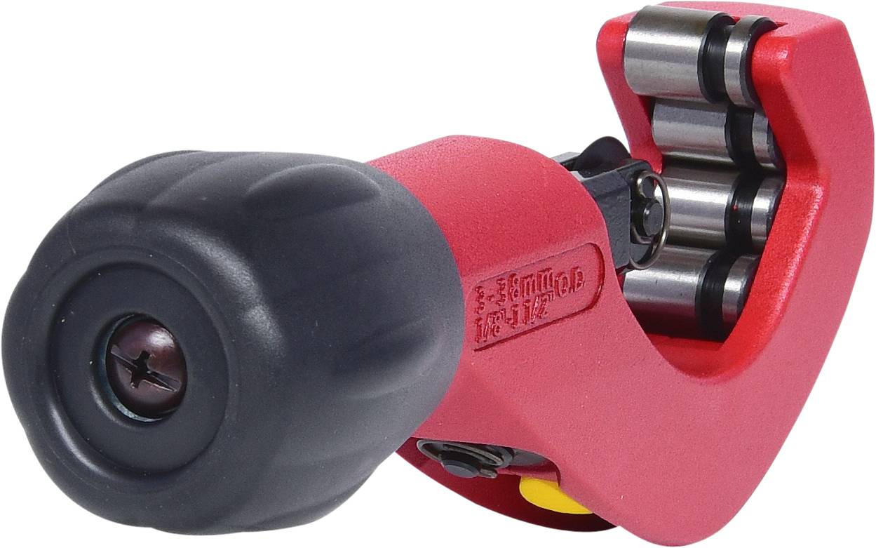 Rotes Rohrschneidewerkzeug mit schwarzem Griff, verwendbar zum präzisen Schneiden von Metallrohren. Geeignet für Handwerken und Installationen.