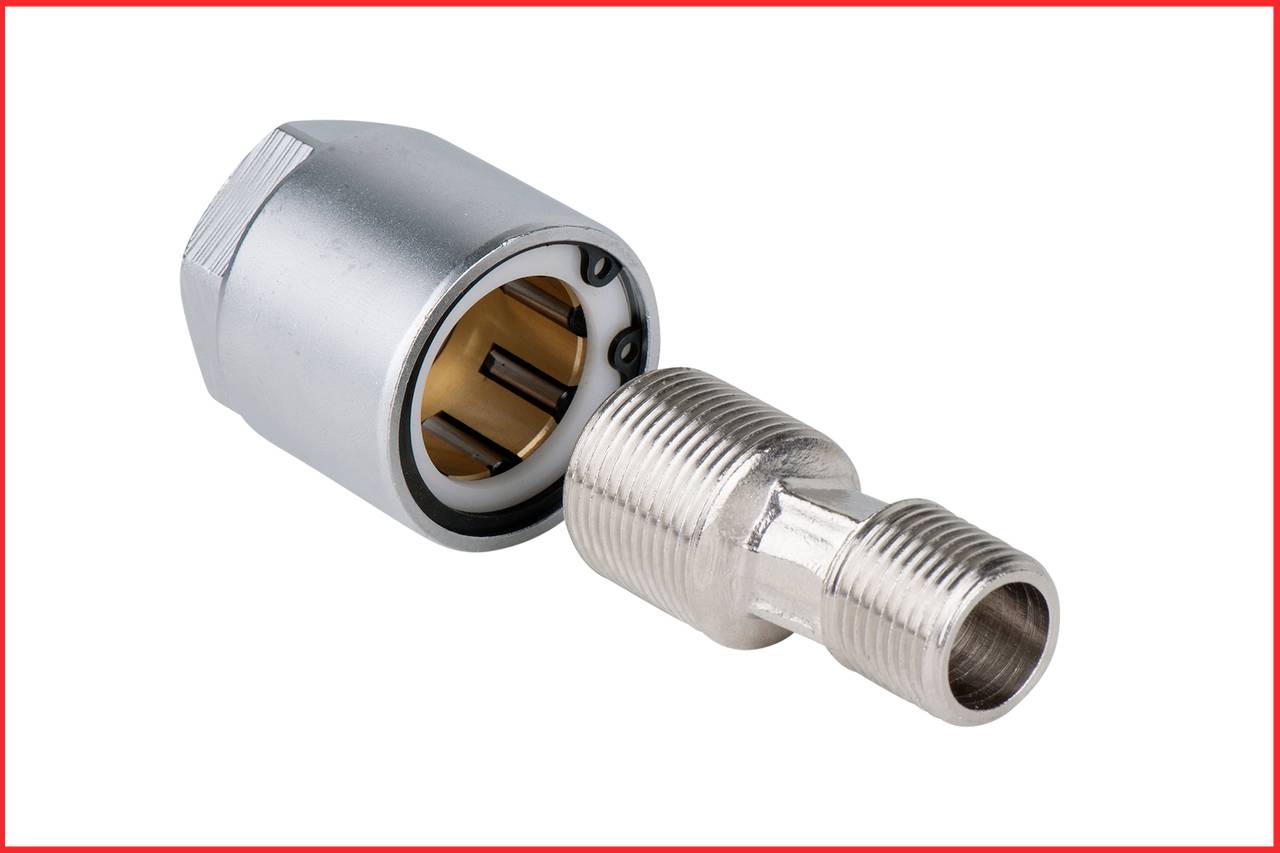 Ein silberner Metallstecker neben einem passenden Schraubverschluss. Beide haben ein geriffeltes Muster für besseren Halt.