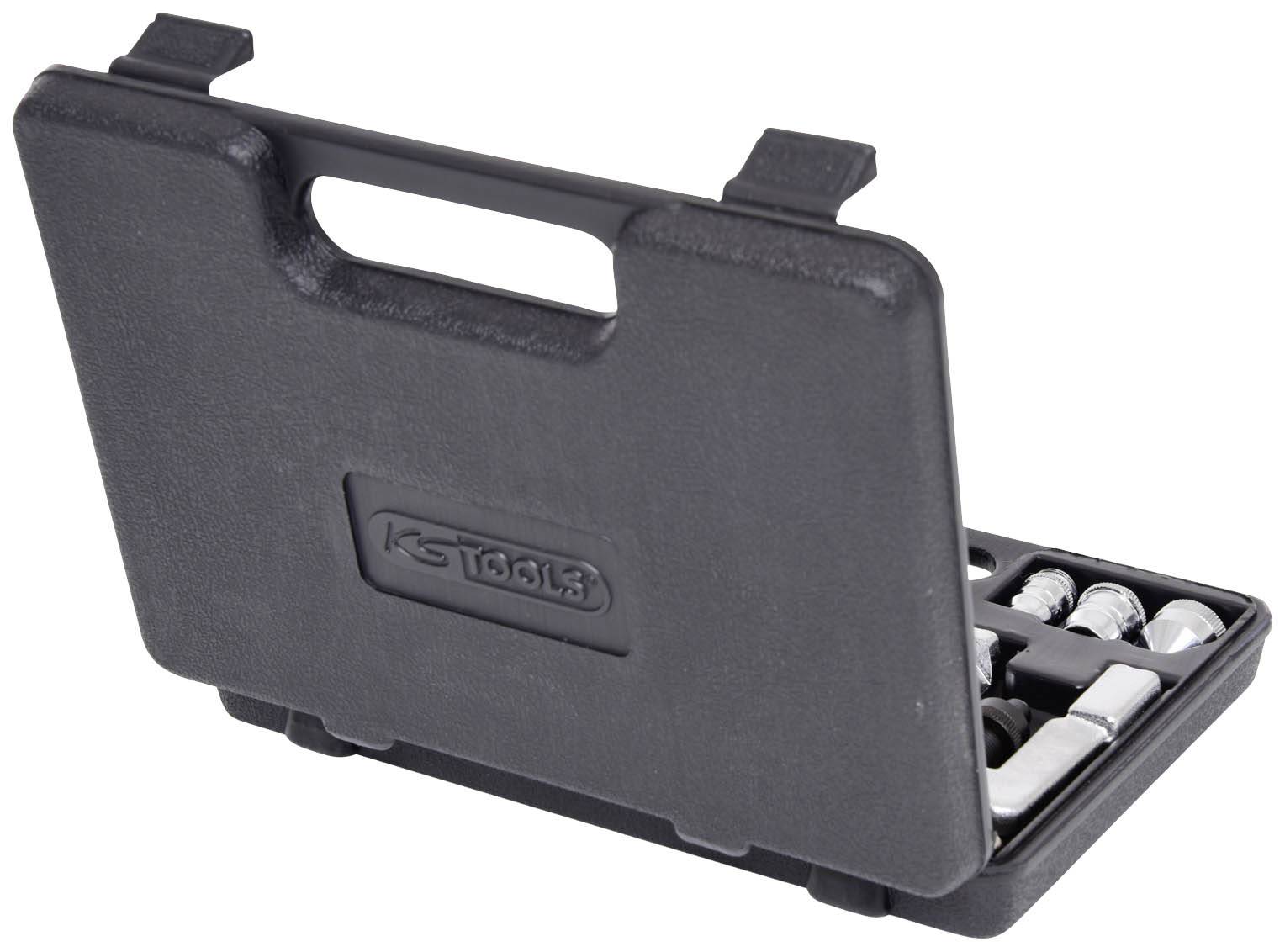 Schwarzer Werkzeugkoffer mit Tragegriff, teilweise geöffnet. Enthält diverse metallische Werkzeuge.