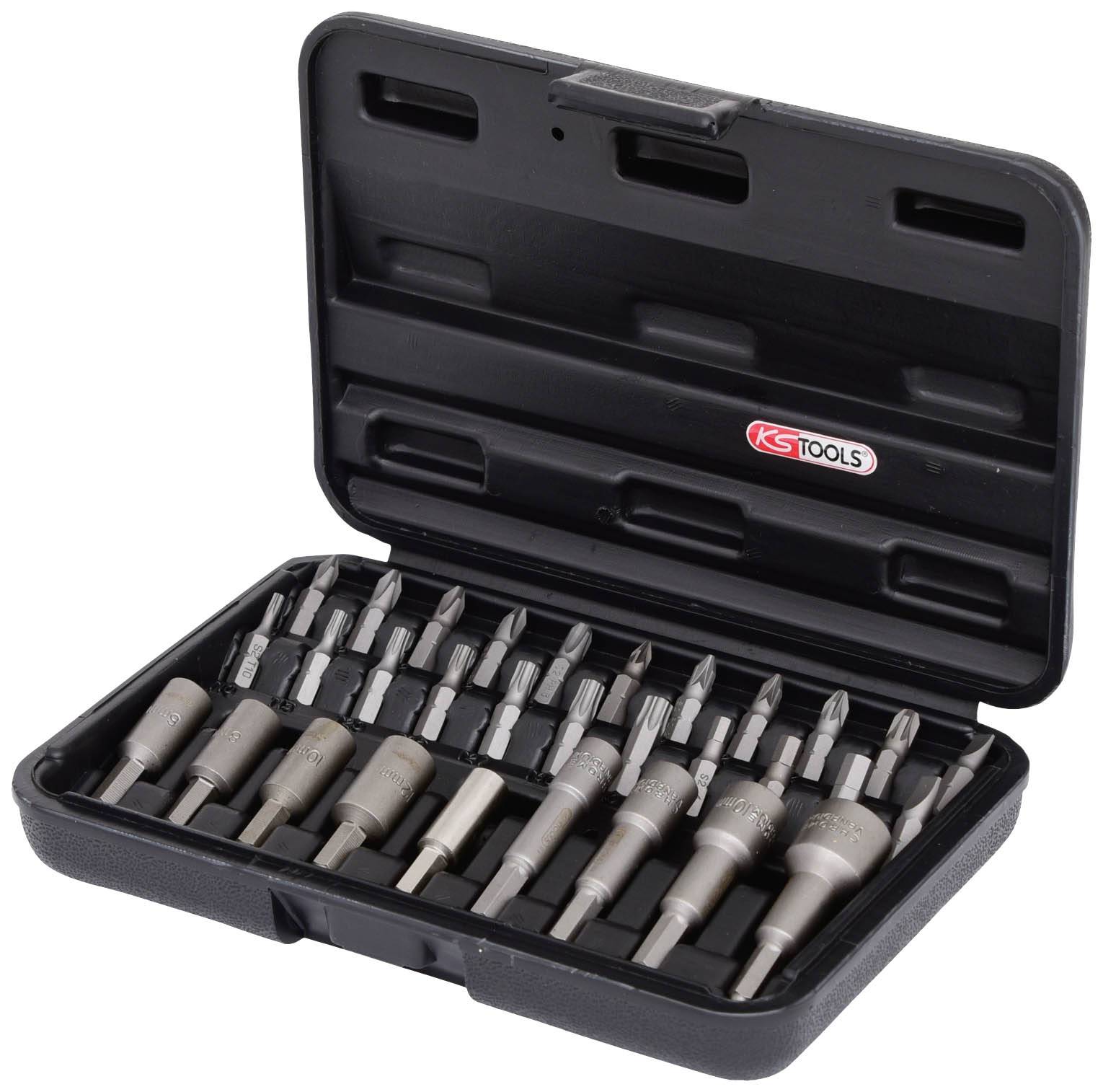 Ein geöffneter schwarzer Koffer enthält einen Bit-Satz mit verschiedenen Schraubendreheraufsätzen in zwei Reihen, darunter Kreuz- und Torxaufsätze.