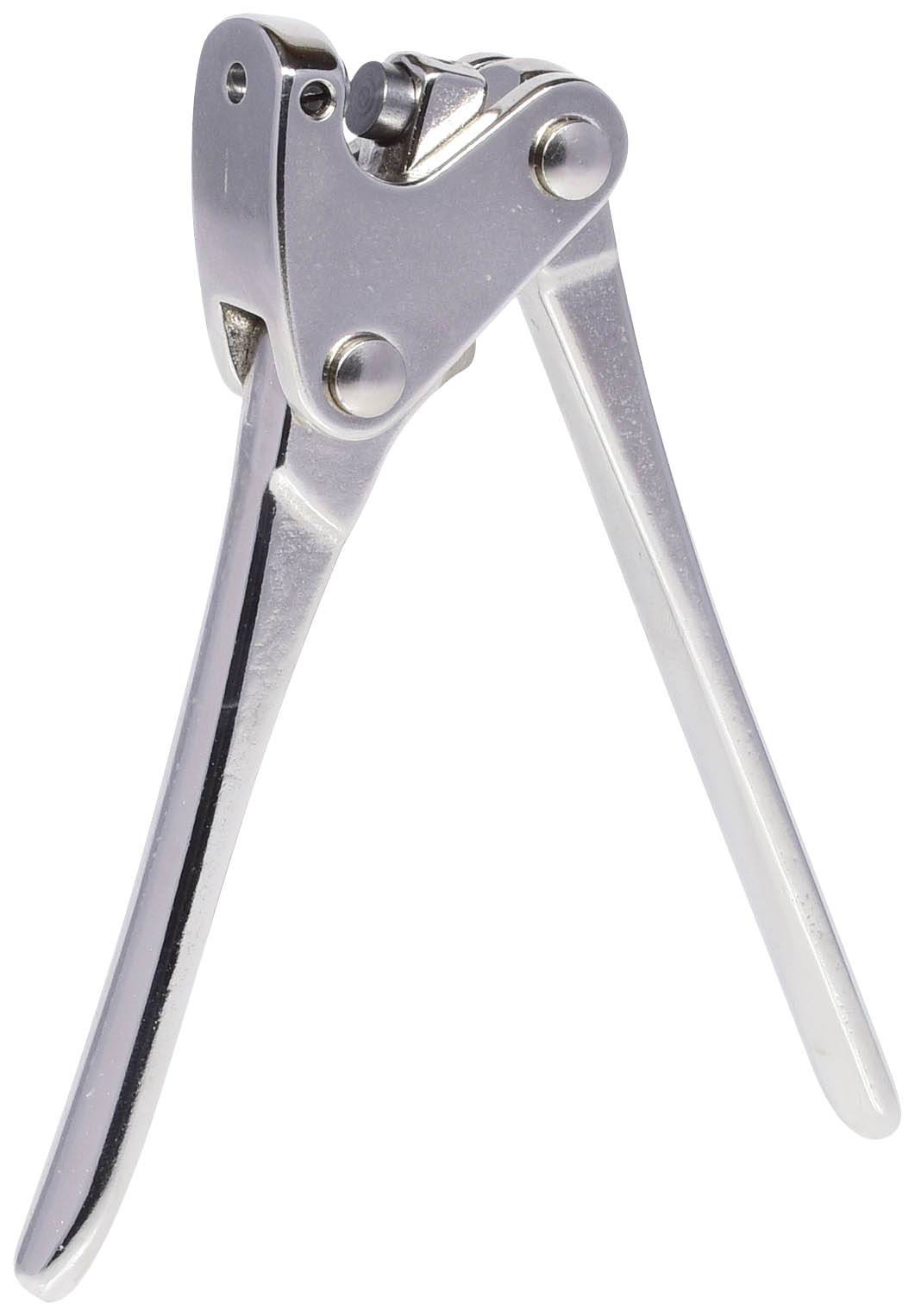 Ein silberner Flaschenöffner aus Metall mit zwei langen Griffen und einem Hebelmechanismus oben.