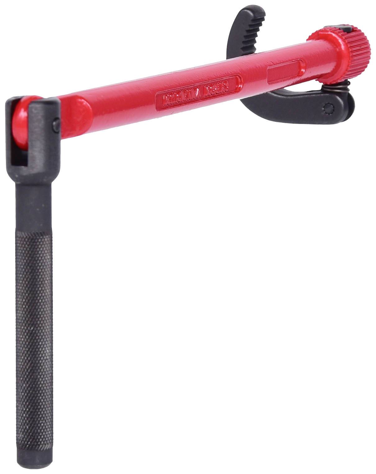 Rotes Lenkradschloss mit schwarzem Griff und Verriegelungsmechanismus, dient der Sicherung von Fahrzeuglenkrädern gegen Diebstahl.