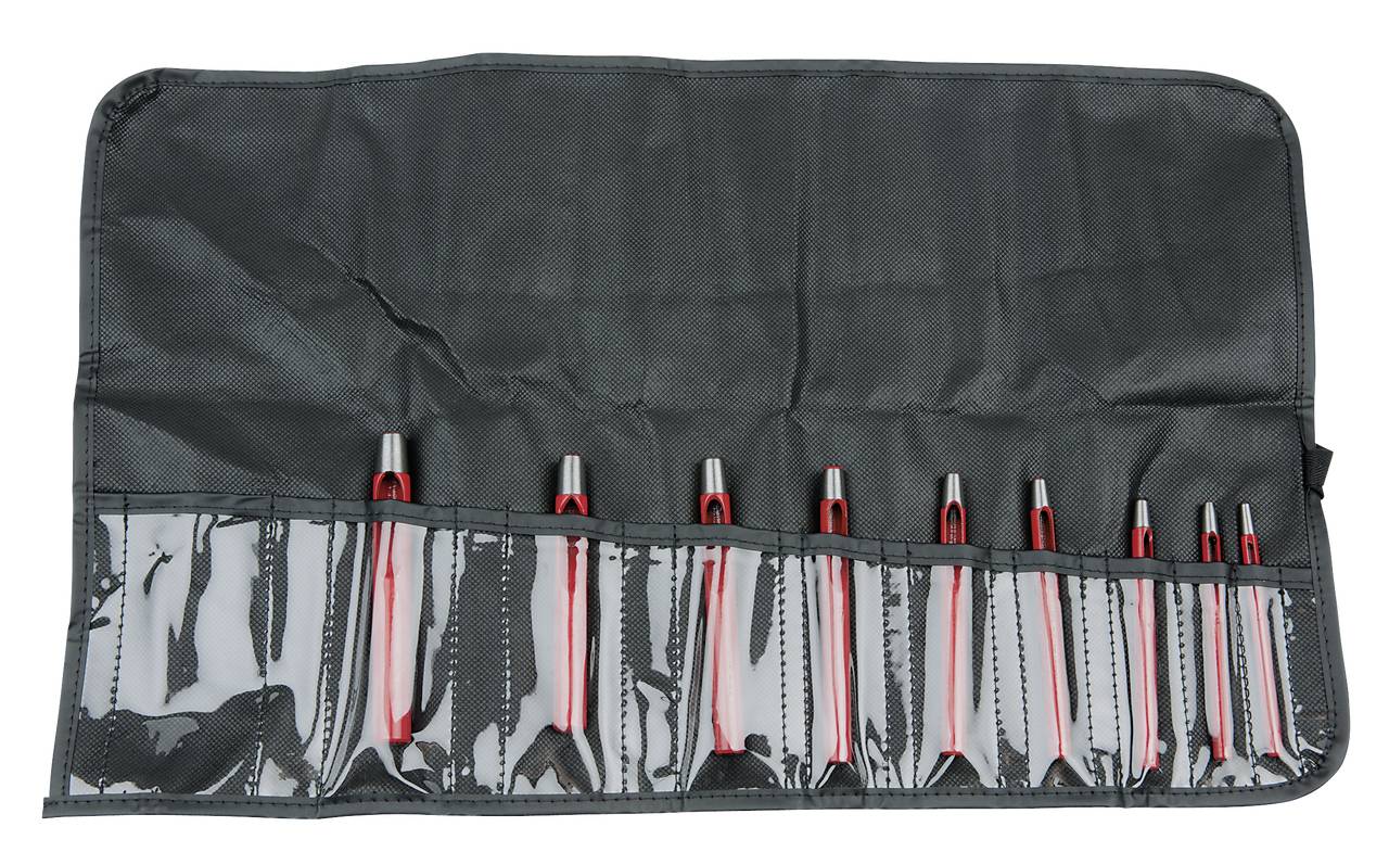 Acht rote Kugelschreiber in einer schwarzen Stiftrolle mit transparenten Fächern.